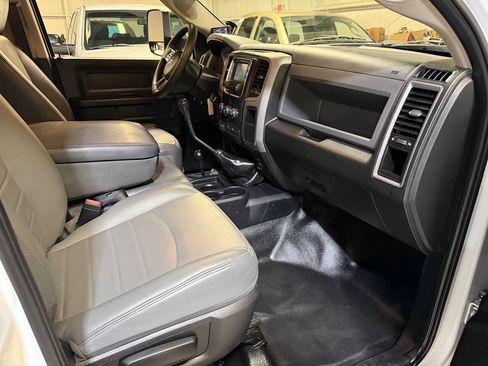 Used 2017 RAM 3500 Tradesman w/ Chrome Appearance Group AWD/4WD image 8