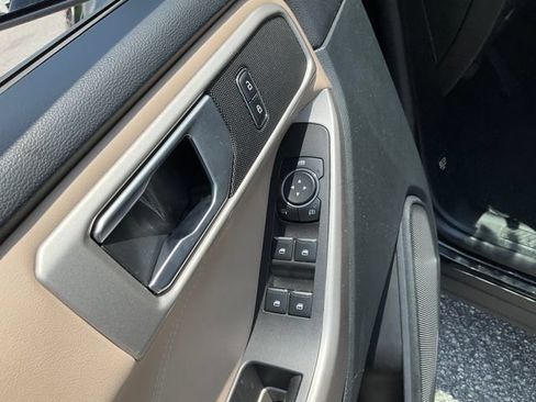 Used 2023 Ford Explorer XLT w/ Equipment Group 202A AWD/4WD image 8