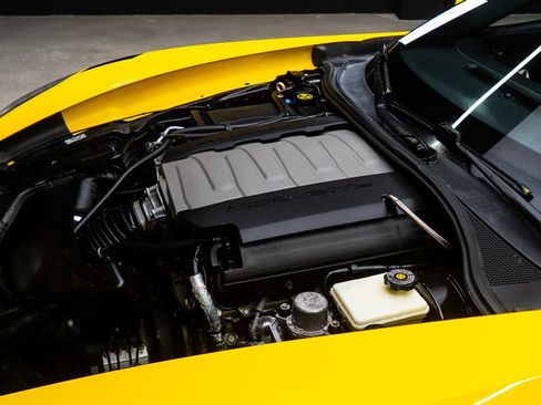 Used 2015 Chevrolet Corvette Stingray Convertible w/ 3LT Preferred Equipment Group RWD image 10