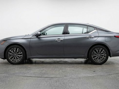 Used 2025 Nissan Altima 2.5 SV image 5