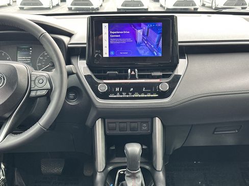 Certified 2024 Toyota Corolla Cross SE image 30