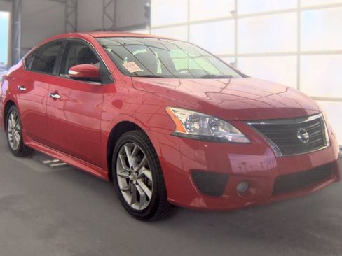 Used 2015 Nissan Sentra SR w/ Electronics Package FWD image 3
