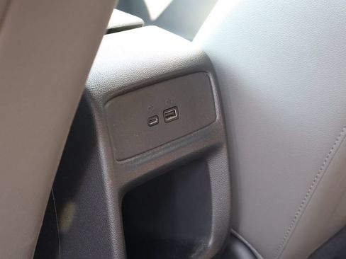 Used 2024 Chevrolet Trax ACTIV w/ Sunroof Package FWD image 33