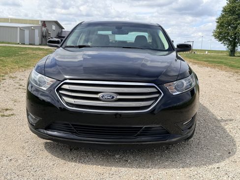 Used 2016 Ford Taurus SEL FWD image 10