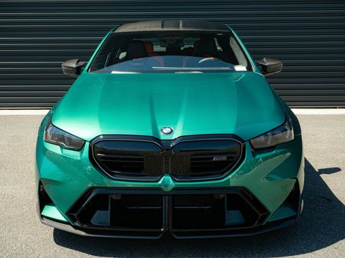 Used 2026 BMW M5 w/ Carbon Package AWD/4WD image 35