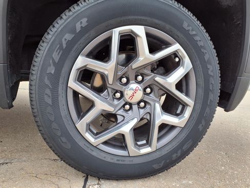 Used 2022 GMC Sierra 1500 SLT w/ SLT Premium Package AWD/4WD image 33