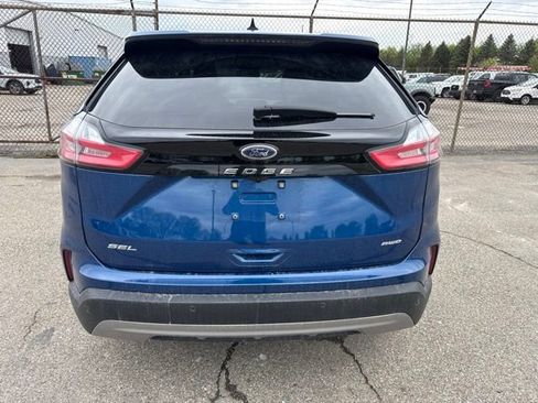Used 2023 Ford Edge SEL AWD/4WD image 3