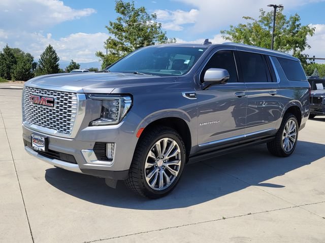 Used 2022 GMC Yukon XL Denali AWD/4WD image 4
