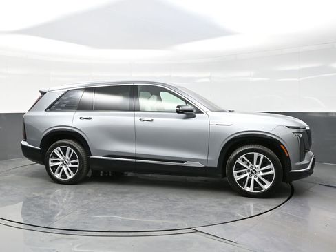 New 2026 Cadillac Vistiq Luxury image 8