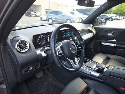 Used 2023 Mercedes-Benz GLB 250 4MATIC image 7