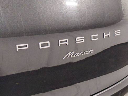Used 2018 Porsche Macan image 14