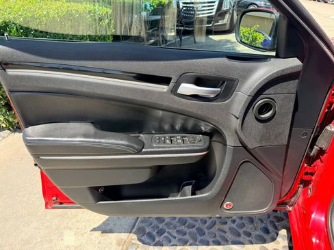 Used 2017 Chrysler 300 S image 11