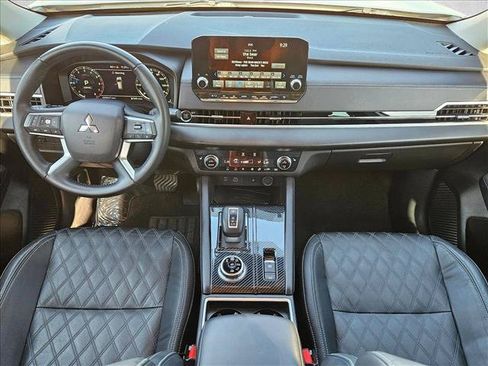 Used 2023 Mitsubishi Outlander SEL AWD/4WD image 18