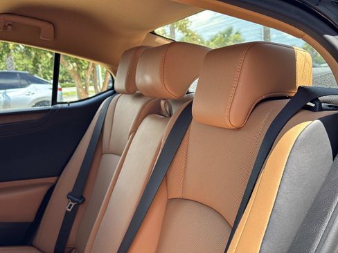 Used 2024 Lexus ES 350 w/ Premium Package FWD image 19