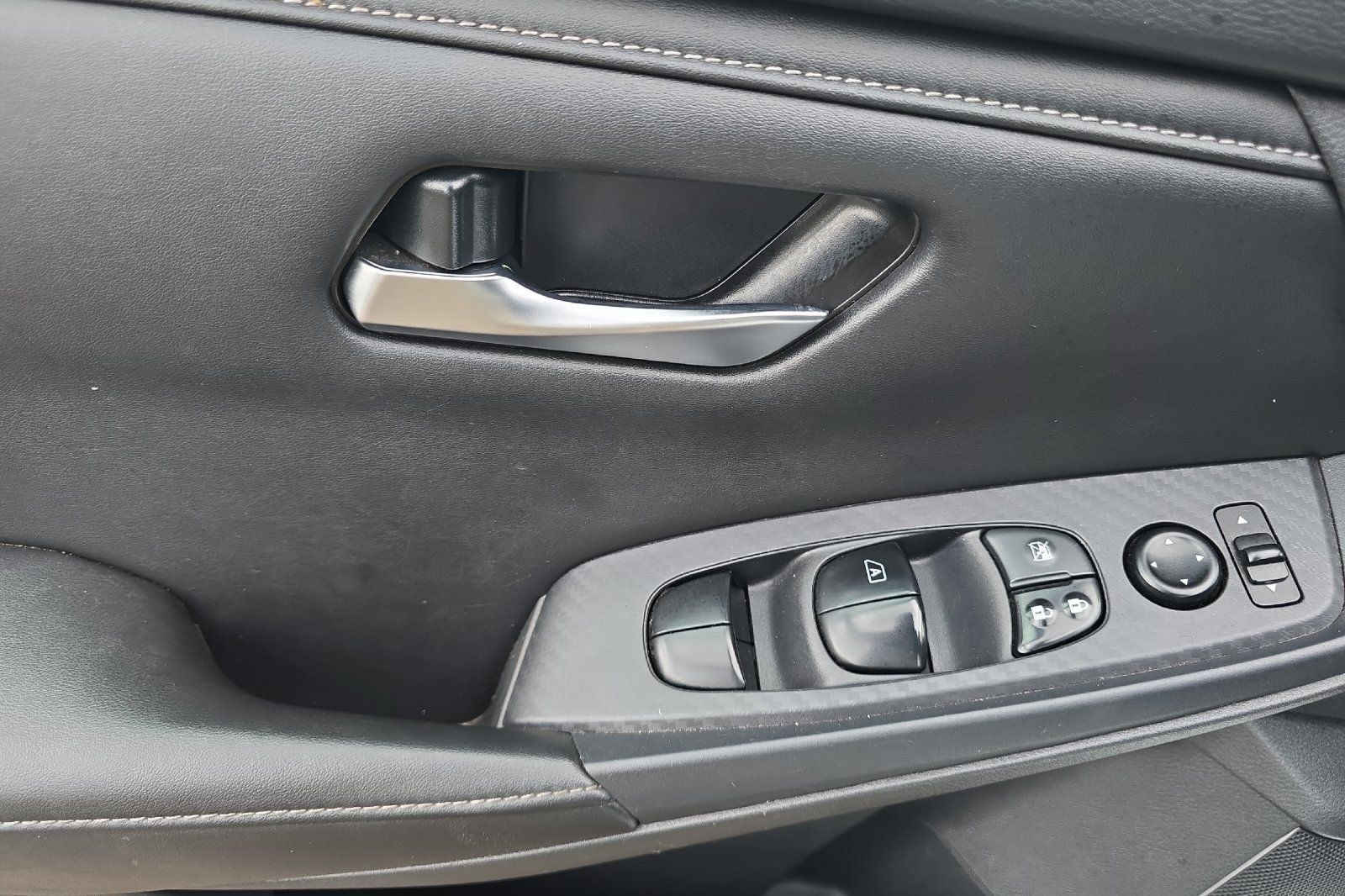 Used 2023 Nissan Sentra SV FWD image 11