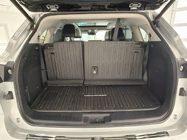 Used 2022 Toyota Highlander Platinum AWD/4WD image 23