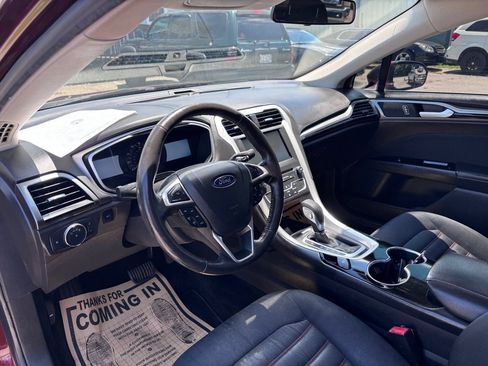 Used 2016 Ford Fusion SE FWD image 10