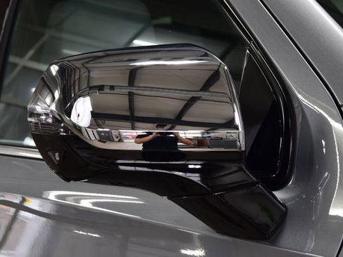 New 2026 Chevrolet Suburban Premier w/ Sun And Tow Package image 17