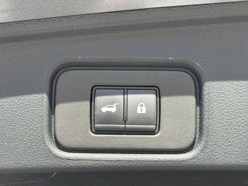Certified 2025 Nissan Pathfinder SV FWD image 26