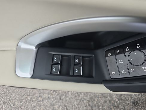 Used 2025 Audi Q5 Premium Plus w/ Premium Plus AWD/4WD image 24