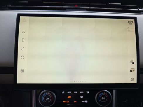 Used 2022 Land Rover Range Rover SE image 25