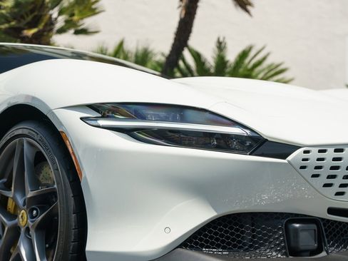 Used 2023 Ferrari Roma image 9