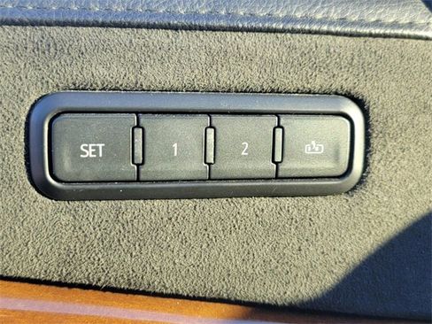 Used 2019 Cadillac Escalade Luxury w/ Escalade Sport Edition image 30