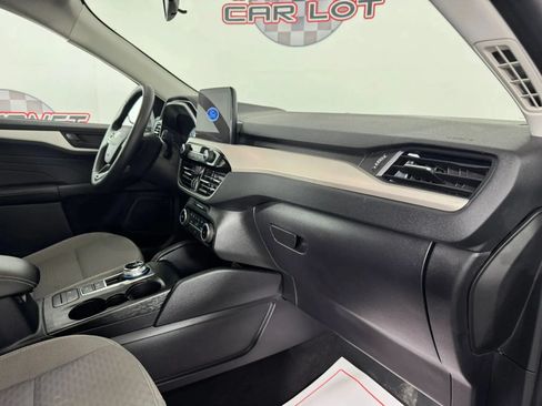 Used 2022 Ford Escape SE w/ Cold Weather Package AWD/4WD image 12