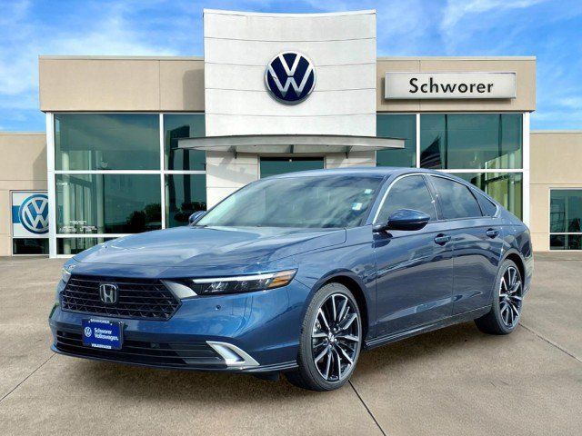 Used 2026 Honda Accord Touring image 2