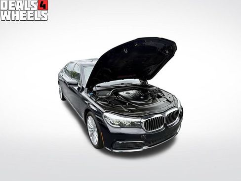 Used 2018 BMW 740i RWD image 4