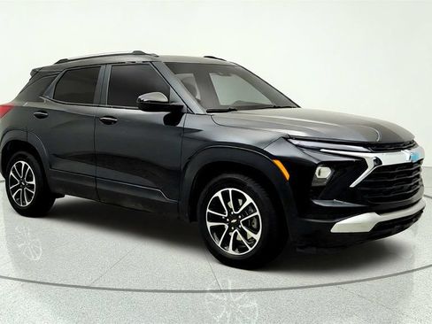 Used 2026 Chevrolet TrailBlazer LT w/ Driver Confidence Package FWD image 3