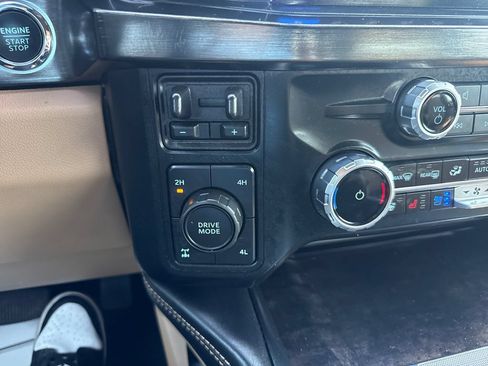 Used 2023 Ford F350 Lariat w/ Lariat Ultimate Package AWD/4WD image 43