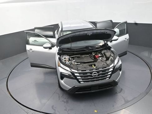 Used 2025 Nissan Rogue SV FWD image 40