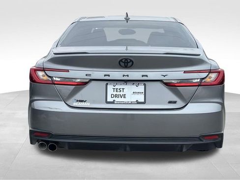 Used 2025 Toyota Camry SE image 6