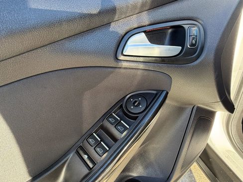 Used 2015 Ford Focus Titanium FWD image 13