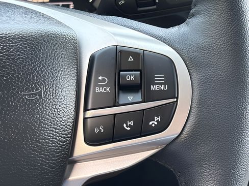 Used 2023 Ford Explorer XLT w/ Equipment Group 202A AWD/4WD image 18