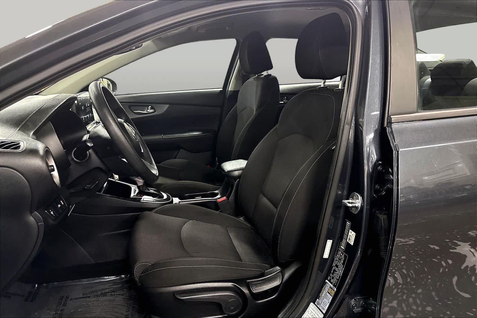 Used 2021 Kia Forte LXS FWD image 8