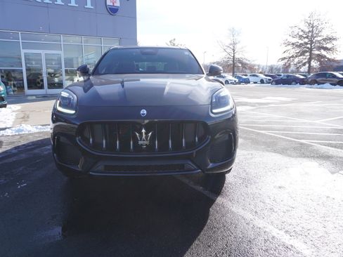 New 2025 Maserati Grecale GT image 4