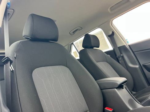 New 2026 Hyundai Venue SE image 17