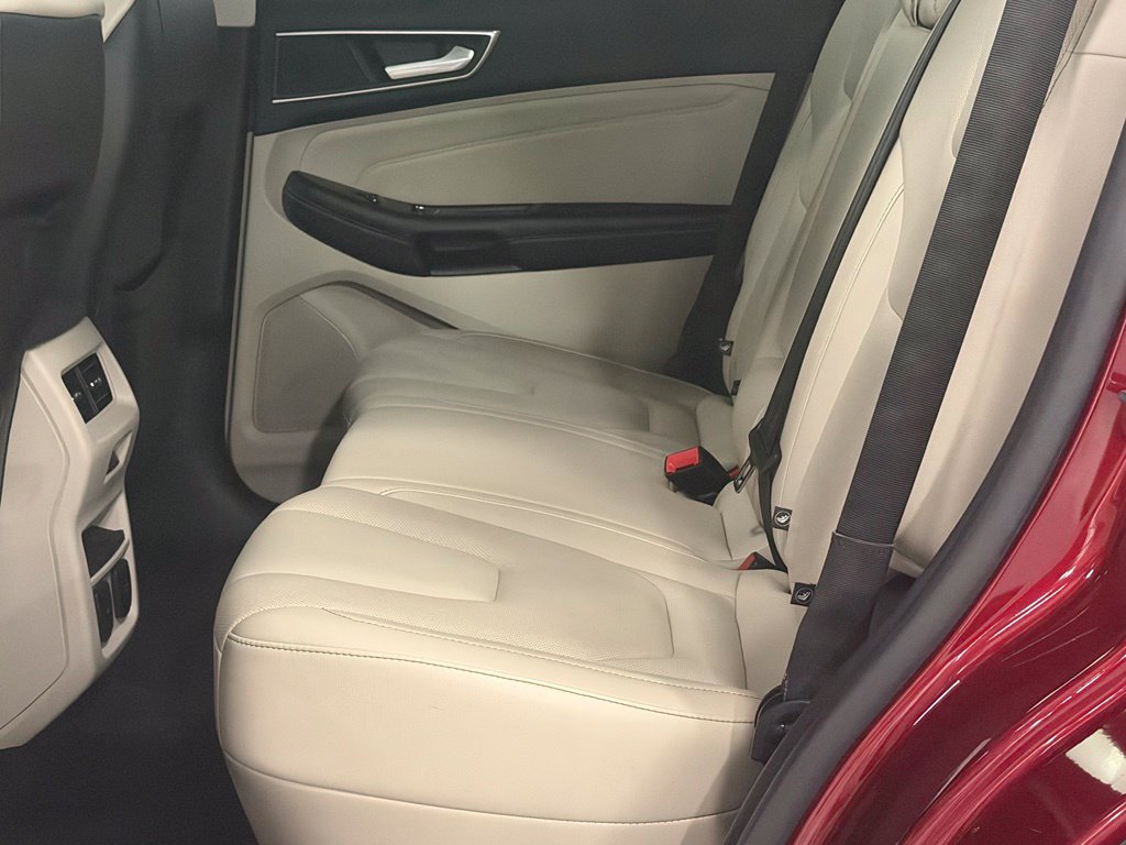 Used 2017 Ford Edge Titanium w/ Equipment Group 302A AWD/4WD image 24