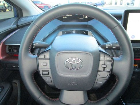 Used 2026 Toyota Prius Plug-In Hybrid image 24