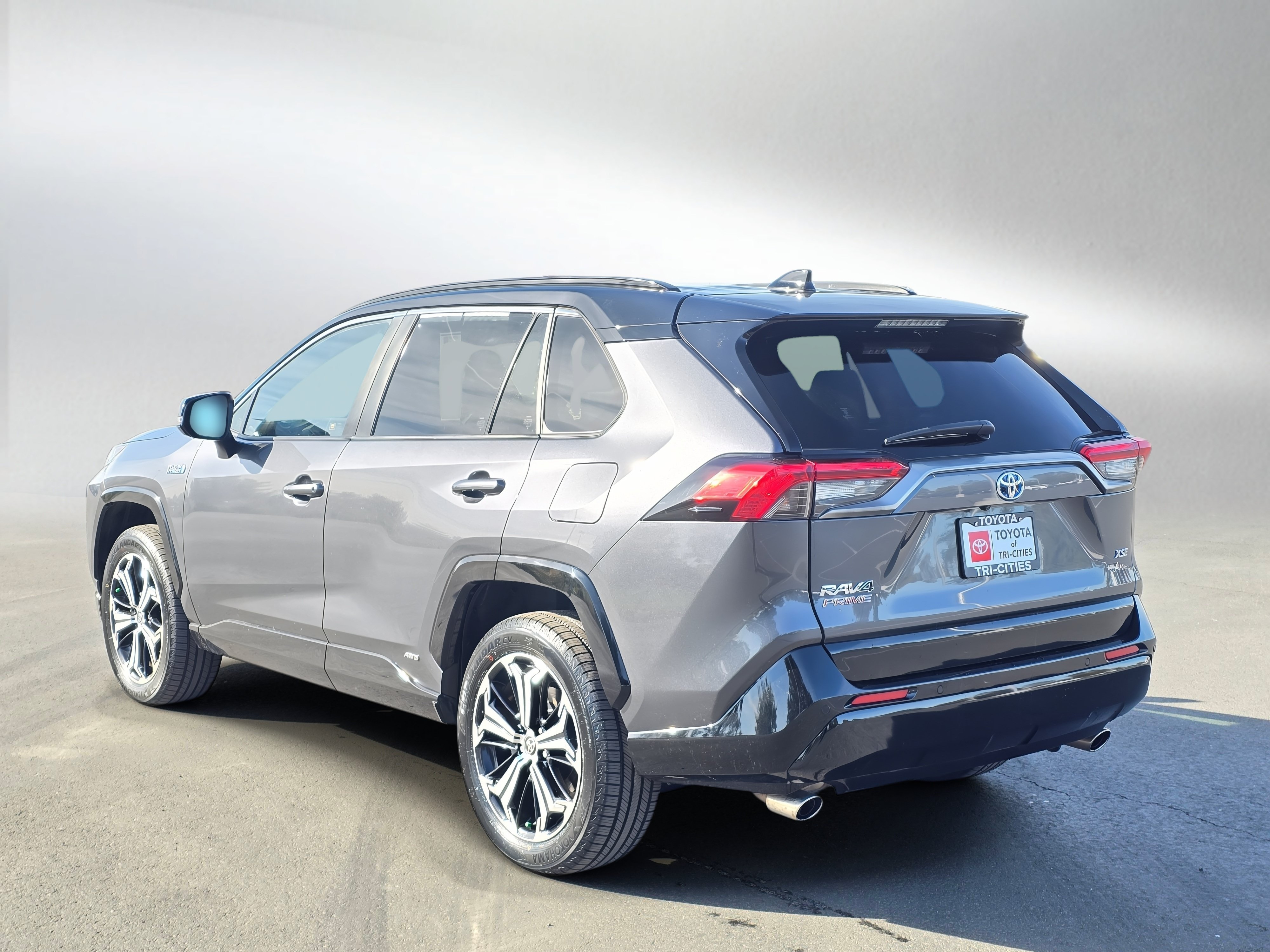 Certified 2023 Toyota RAV4 XSE w/ Premium Package AWD/4WD image 3
