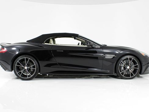 Used 2014 Aston Martin Vanquish Volante RWD image 13