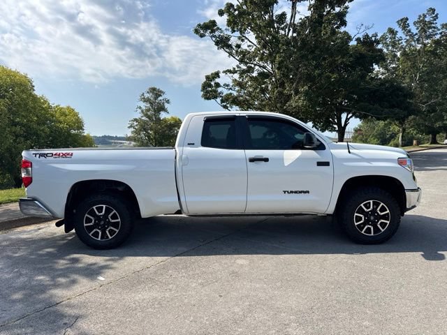Used 2017 Toyota Tundra SR5 AWD/4WD image 8