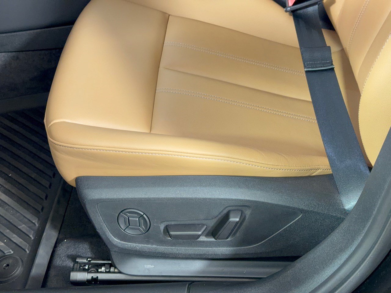 Certified 2025 Audi A5 Premium w/ Convenience Package AWD/4WD image 16