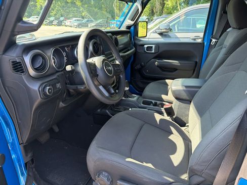 Used 2023 Jeep Wrangler Sport AWD/4WD image 5