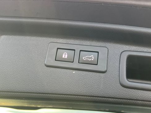 Used 2022 Subaru Forester Premium image 25