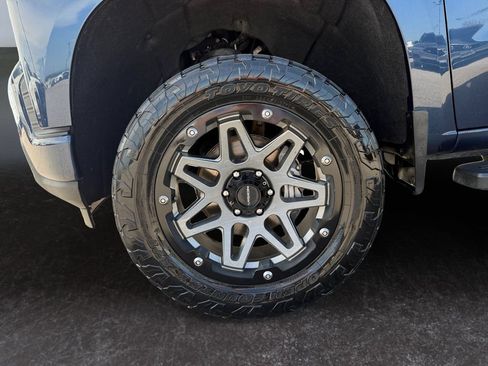 Used 2020 Chevrolet Silverado 1500 Custom w/ Custom Value Package AWD/4WD image 9