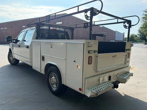 Used 2018 Ford F250 XL w/ Power Equipment Group RWD image 3