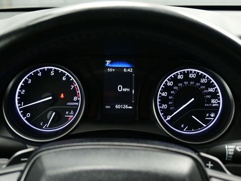 Used 2024 Toyota Camry SE FWD image 23